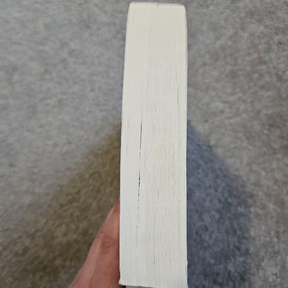 4/$20 Queen By Right: A Novel by Anne Easter Smith - Paperback - Picture 5 of 6